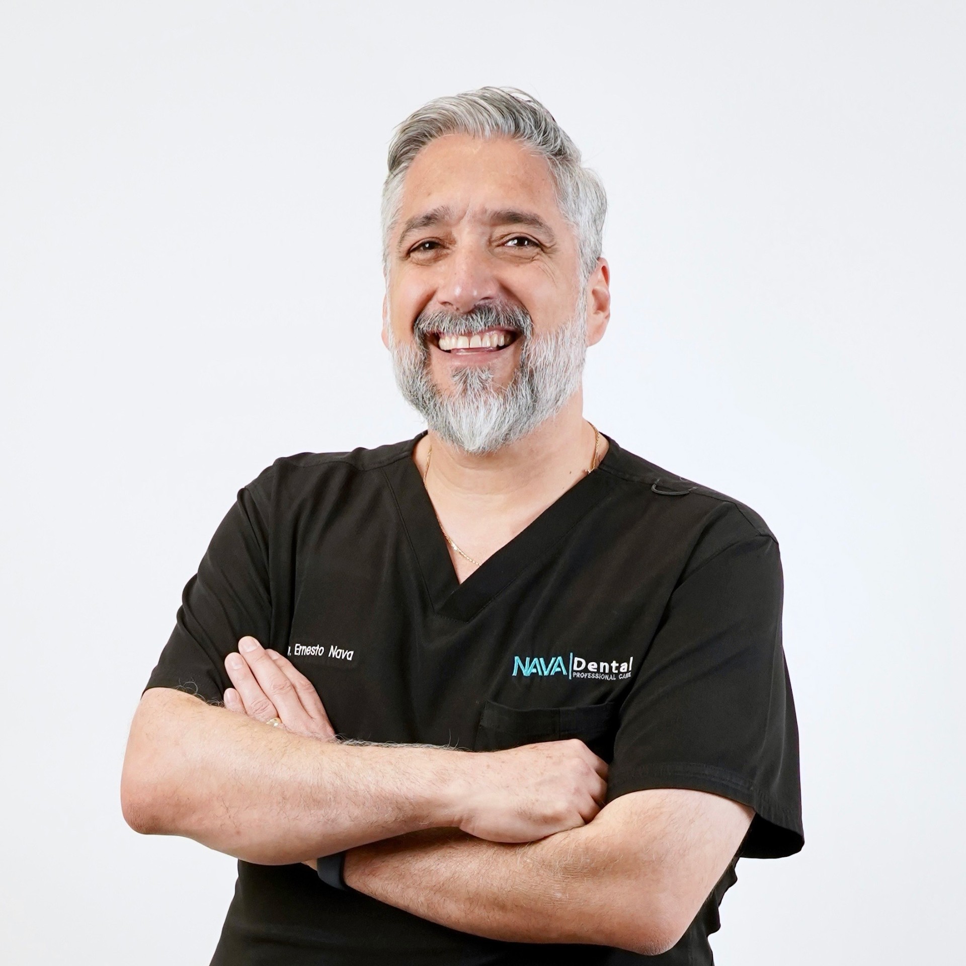 Dr. Ernesto Nava